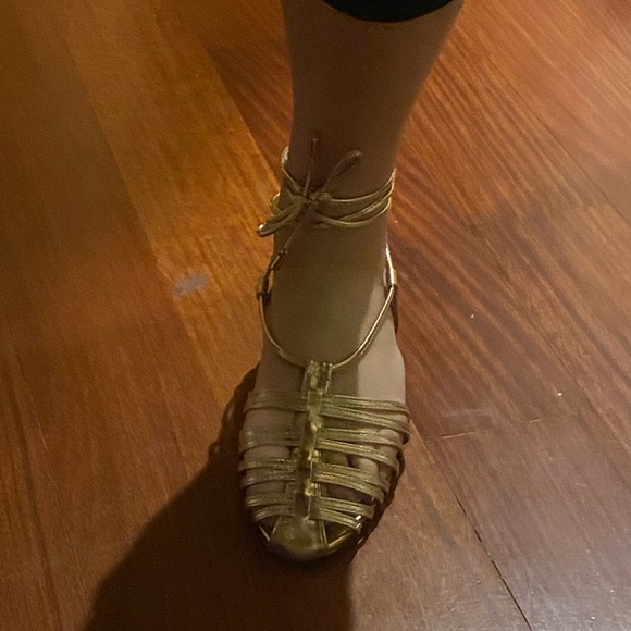 Amissima Tie Up Shoes - Picture 6 of 6